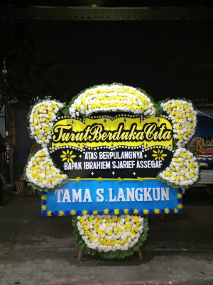 Papan Bunga Duka di Cikareo Selatan
