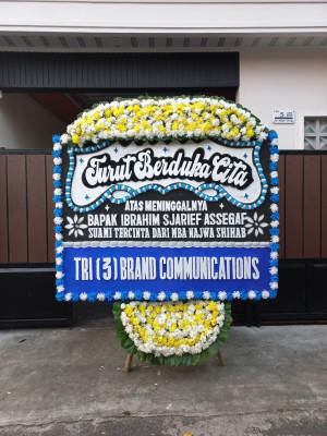 Papan Bunga Duka di Cikareo Selatan